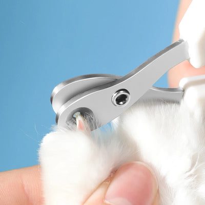 Stainless steel cat and dog nail trimmer featuring ergonomic grip for safe and precise claw care.